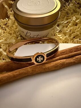 Fashion Jewelry Black and Rose Gold Enamel Logo Hinge Bangle Watch Bracelet